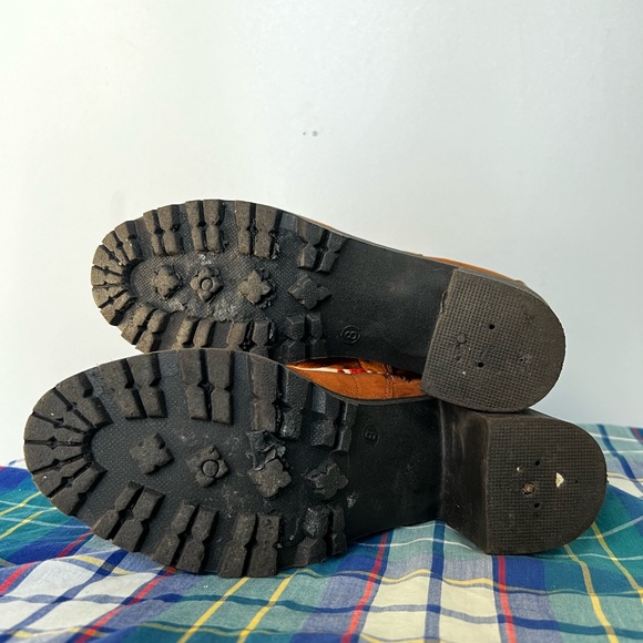 Women’s Boots - Picture 3 of 6